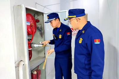 "五一"我在岗 | 会宁县消防救援大队开展突击夜查确保辖区消防安全稳定