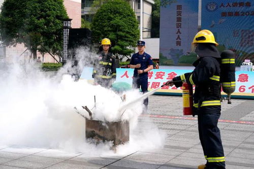 应急演练 装备展示 知识抢答......衡阳县启动全国防灾减灾日宣传