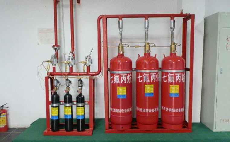 大型演练来了!宜昌消防开展仓储物流场所灭火救援夜间实战演.