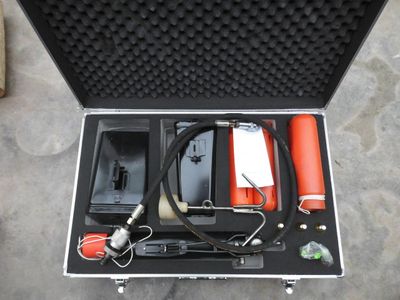 消防事故情况紧急 破拆工具成应急救援“先锋”(组图)