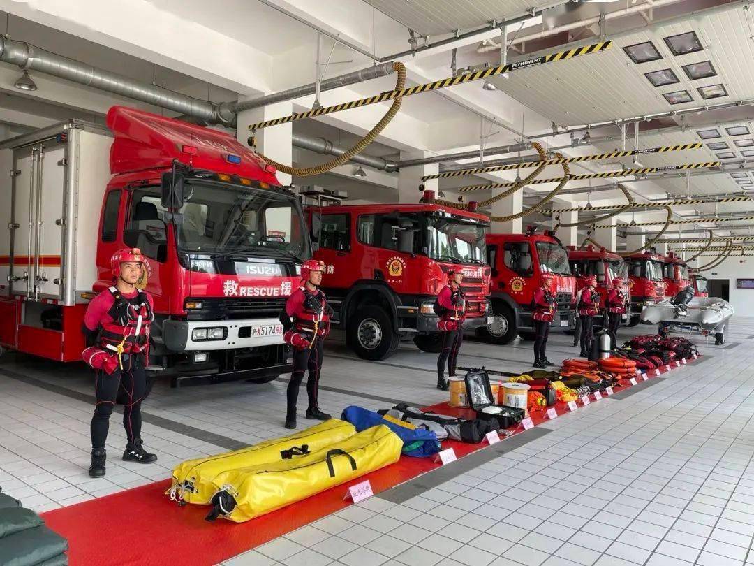 " 浦东新区消防救援支队川展特勤站站长孙敏捷介绍.