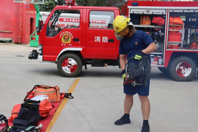 消防站开放 | 萌娃开启“奇妙消防之旅”