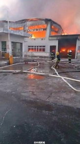 天津依依纸厂今晨再次起火 10年已烧毁车间