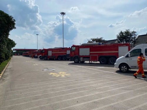 义乌市消防救援支队20人星夜驰援江西抗洪