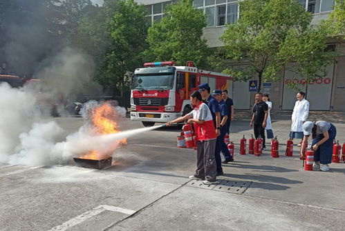 以实操演练提升应急救援能力 学校开展2025年实验室安全应急演练系列活动
