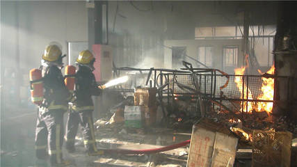 中山横栏一喷漆厂15日发生火灾无人伤亡,系路人发现报警