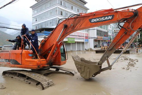 陇南告急 甘肃紧急调动多支救援力量赴文县开展应急救援