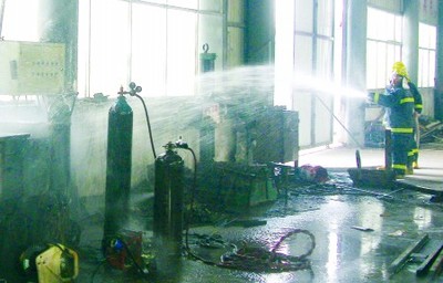 乙炔泄漏消防排险