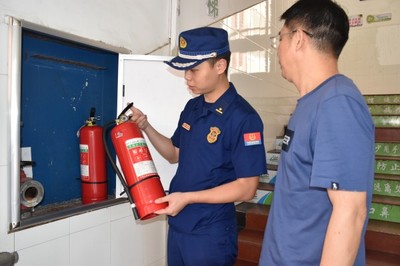 临川区人民政府 工作动态 临川区消防救援大队深入辖区高考考点开展考前消防安全检查 全力护航高考学子